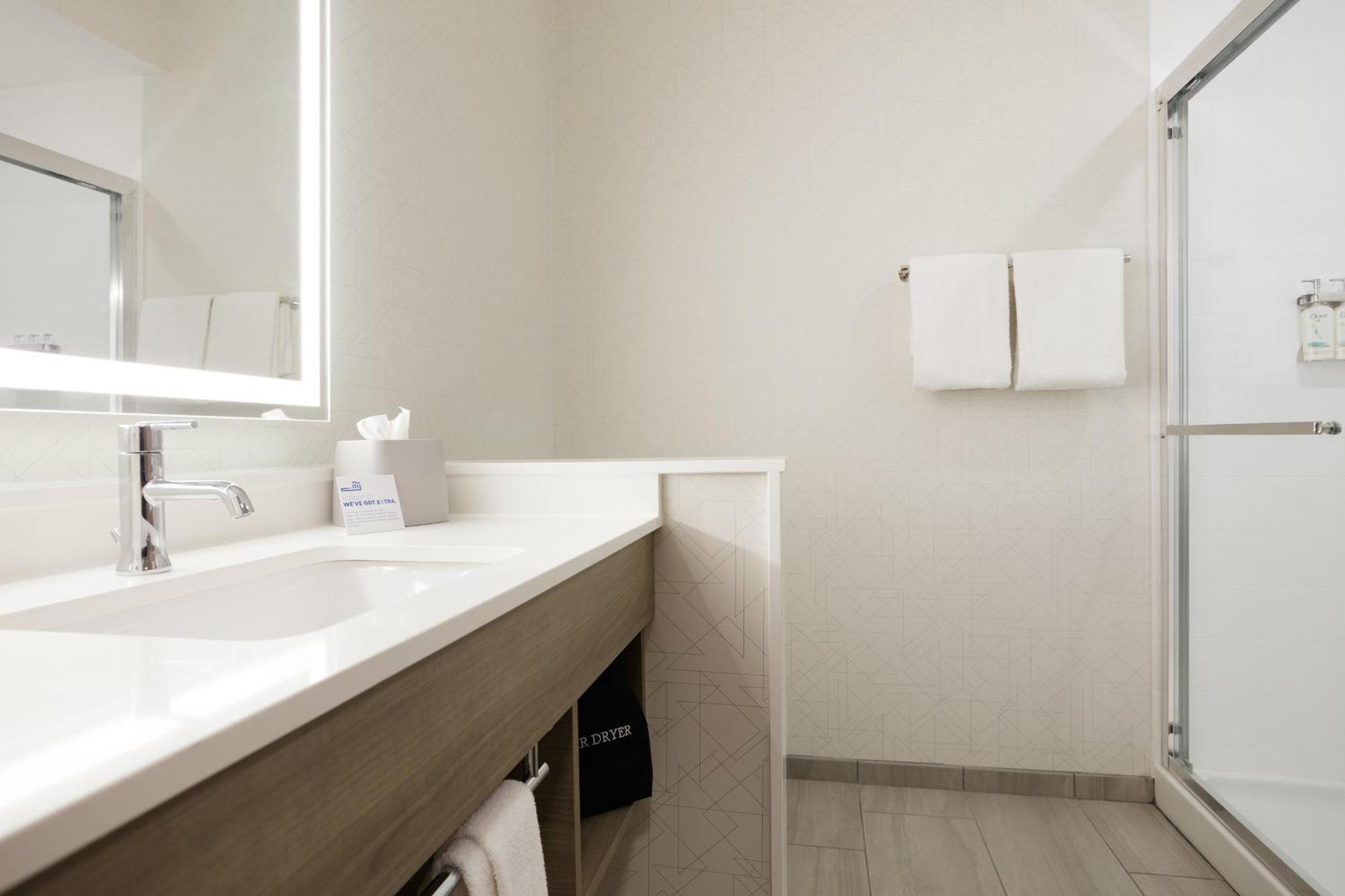 Holiday Inn Express Hotel And Suites Fort Worth/I-20 מראה חיצוני תמונה